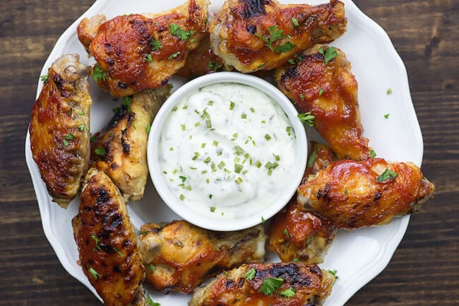 Slow Cooker Chicken Wings With BBQ Sauce! - ThatLowCarbLife.com