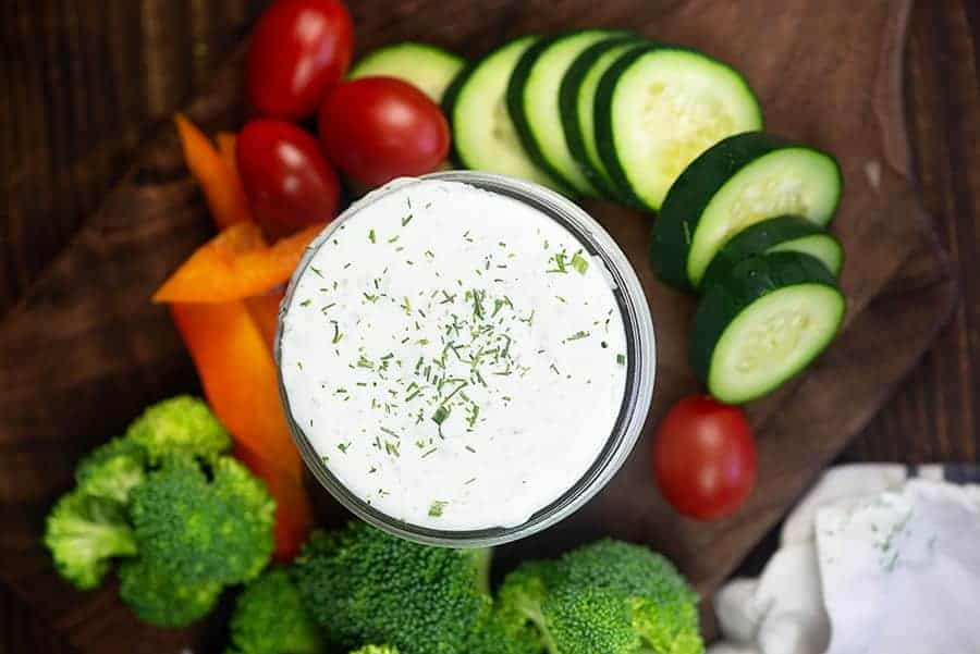 easy ranch dressing recipe in mason jar with fresh vegetables