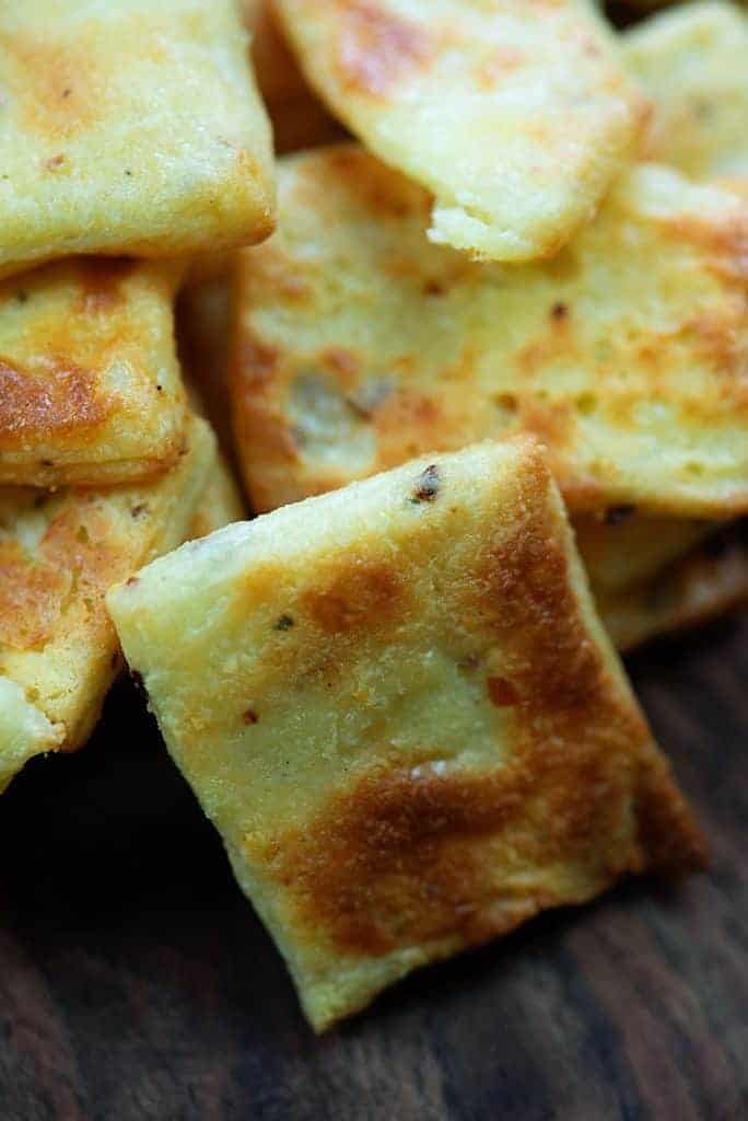 Low Carb Crackers crispy, crunchy, keto!