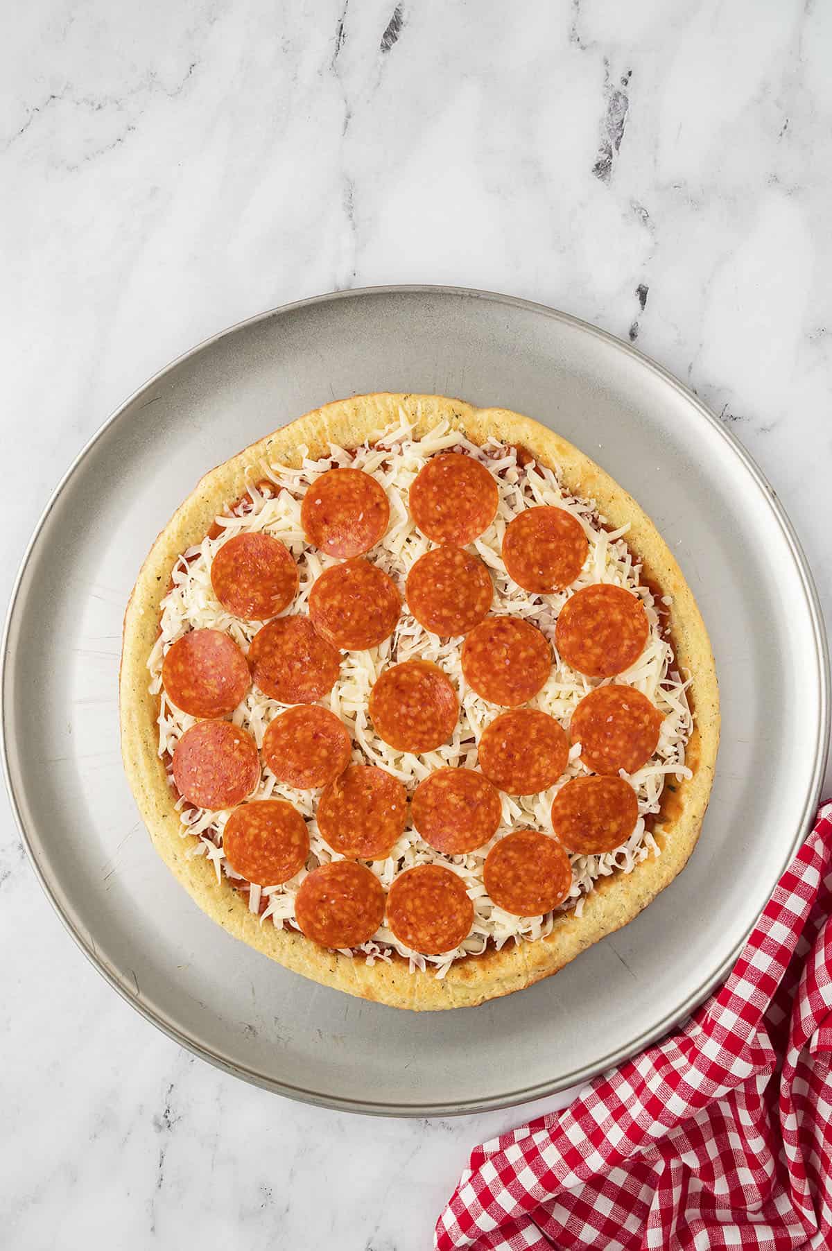 keto pizza on pizza pan