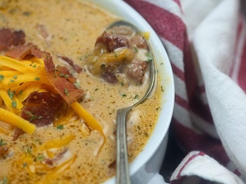 Bacon Cheeseburger Soup (Easy Crockpot Recipe!)