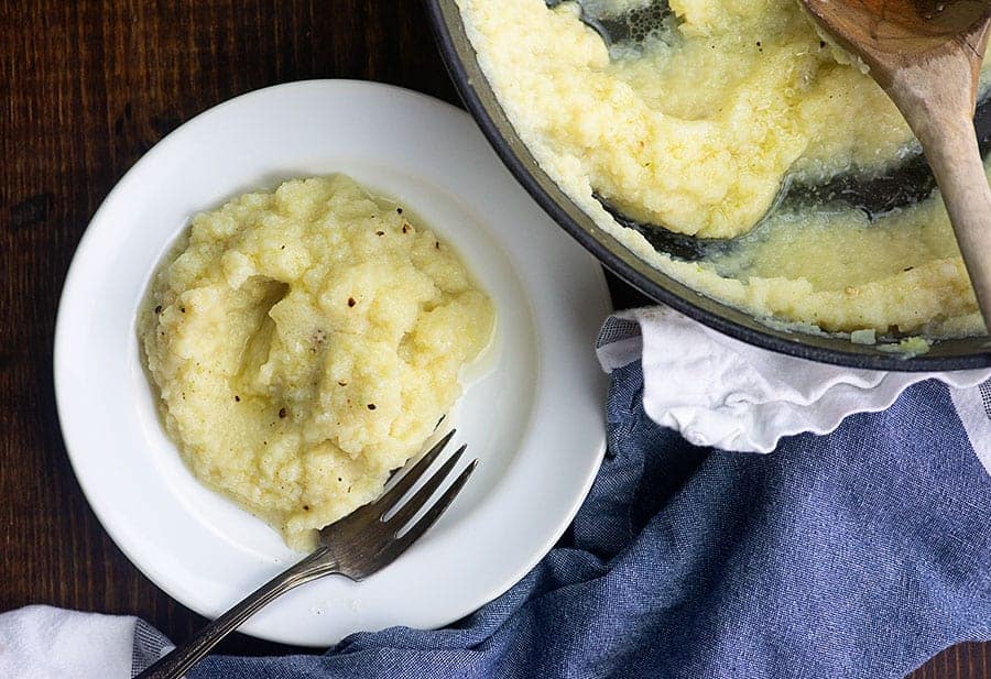 The BEST mashed cauliflower - so creamy and easy to whip up! #lowcarb #keto #cauliflower