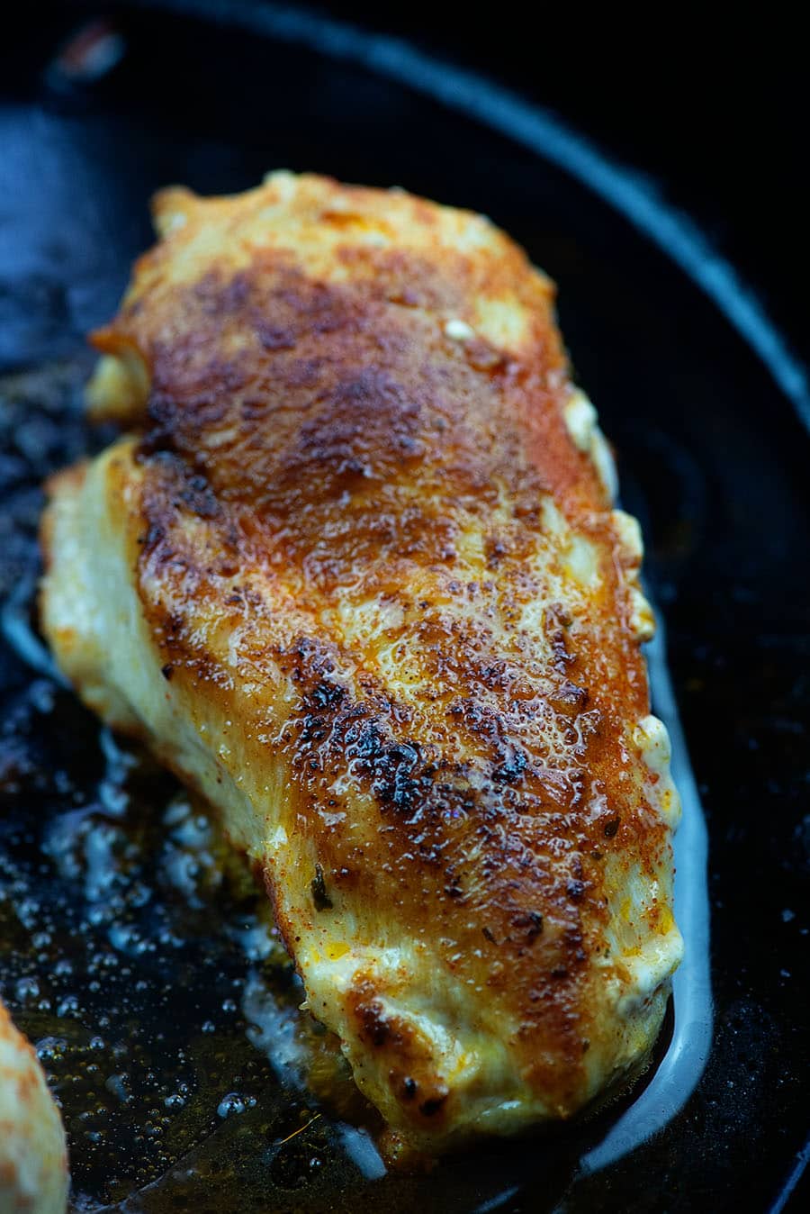 seared chicken in cast iron skillet