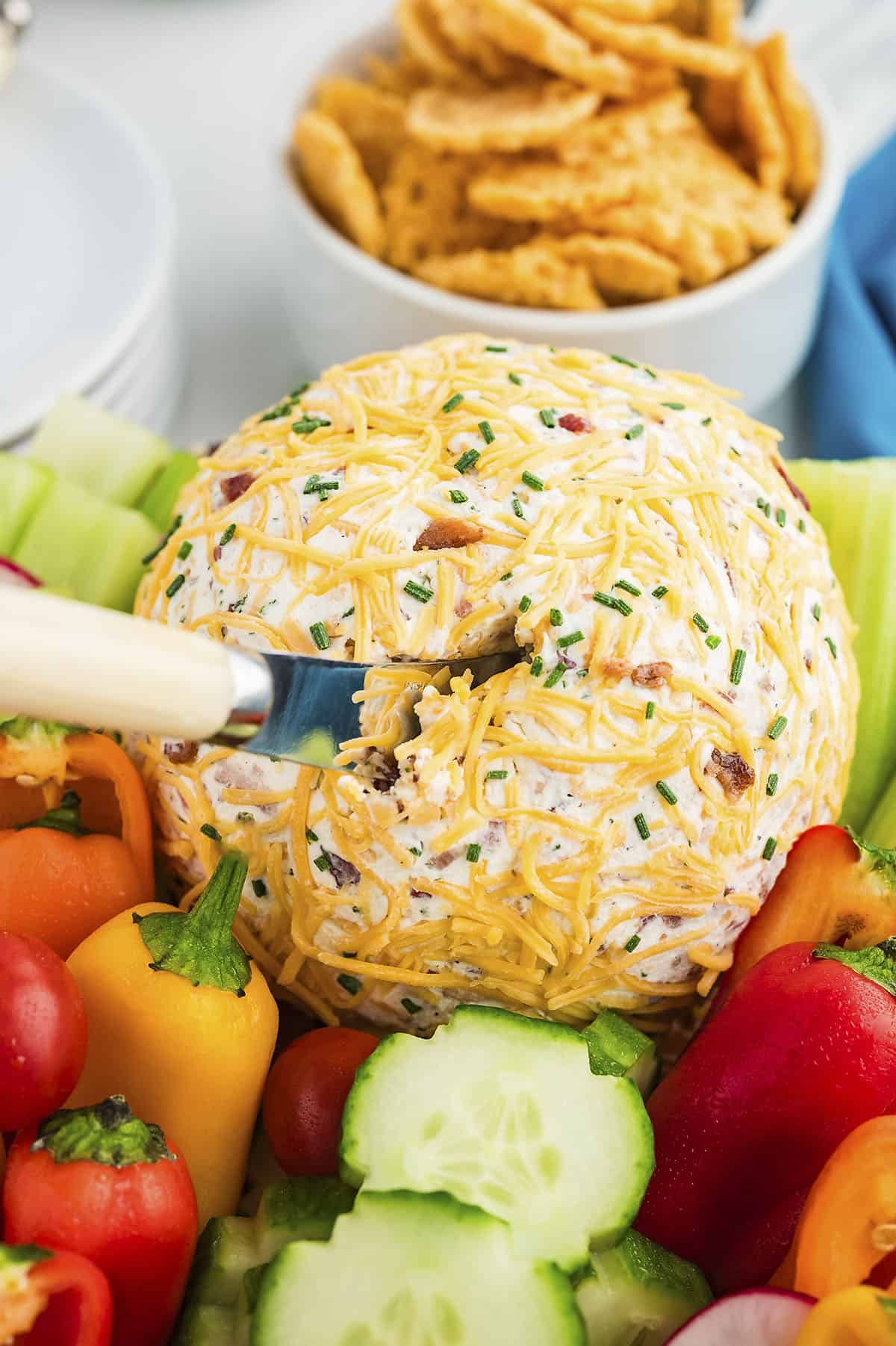 Bacon Ranch Cheese Ball | That Low Carb Life