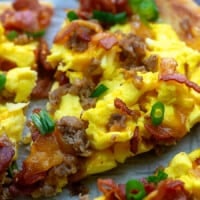 breakfast pizza recipe on pizza pan