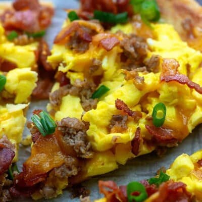 breakfast pizza recipe on pizza pan