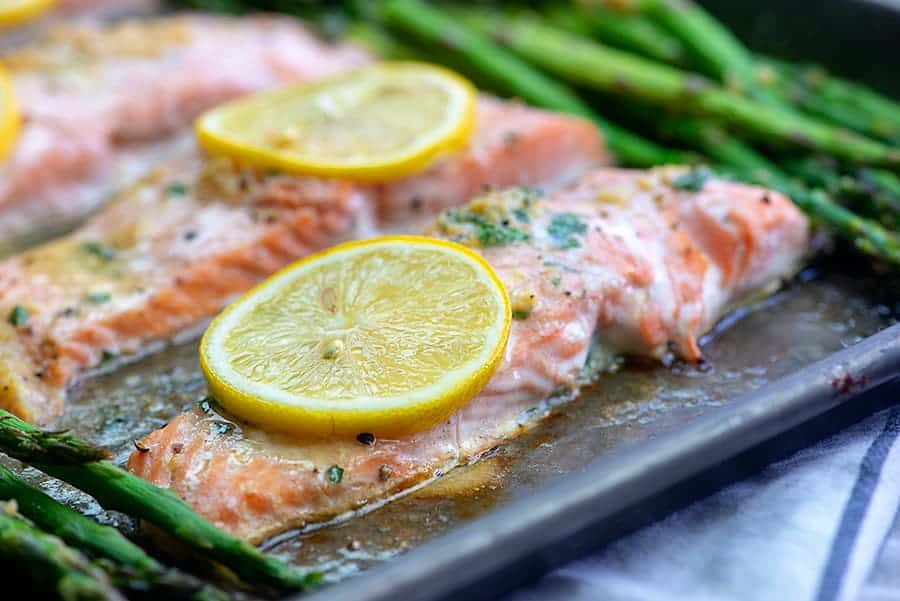 Meal-Prep Garlic Butter Salmon with Asparagus Recipe – Meal Prep Salmon  Recipe — Eatwell101