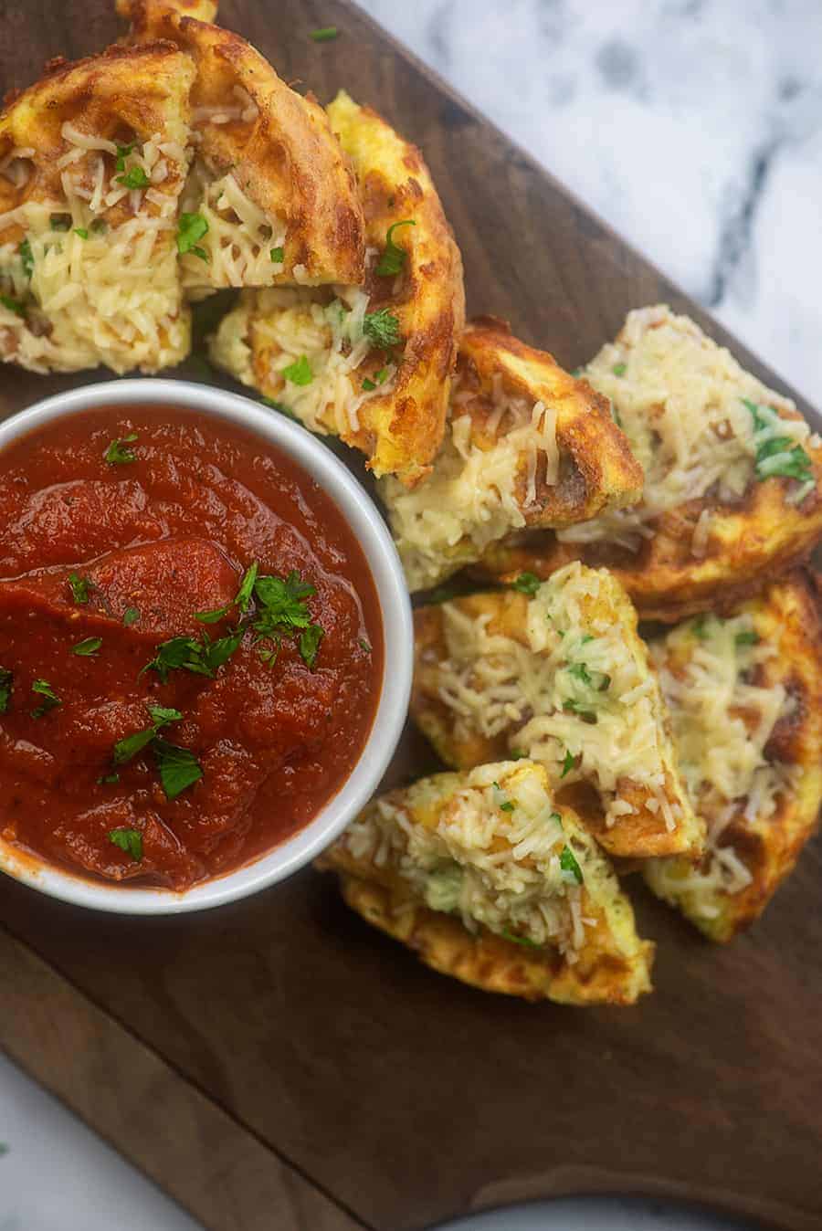 low carb garlic bread with marinara