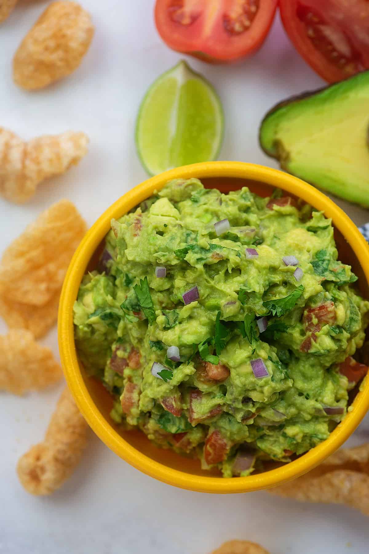 beste guacamole recept in gele kom