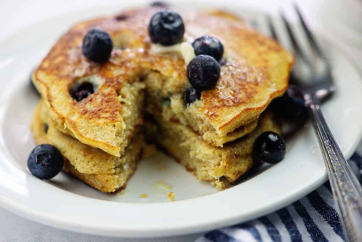 Thick & Fluffy Keto Blueberry Pancakes | That Low Carb Life