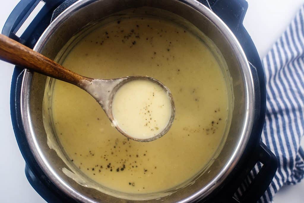 creamy cauliflower soup in instant pot.