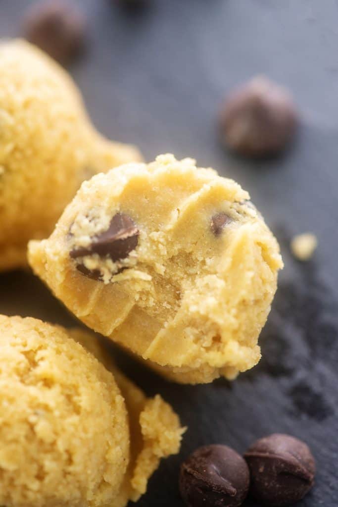 Boules de pâte à biscuits crémeuses