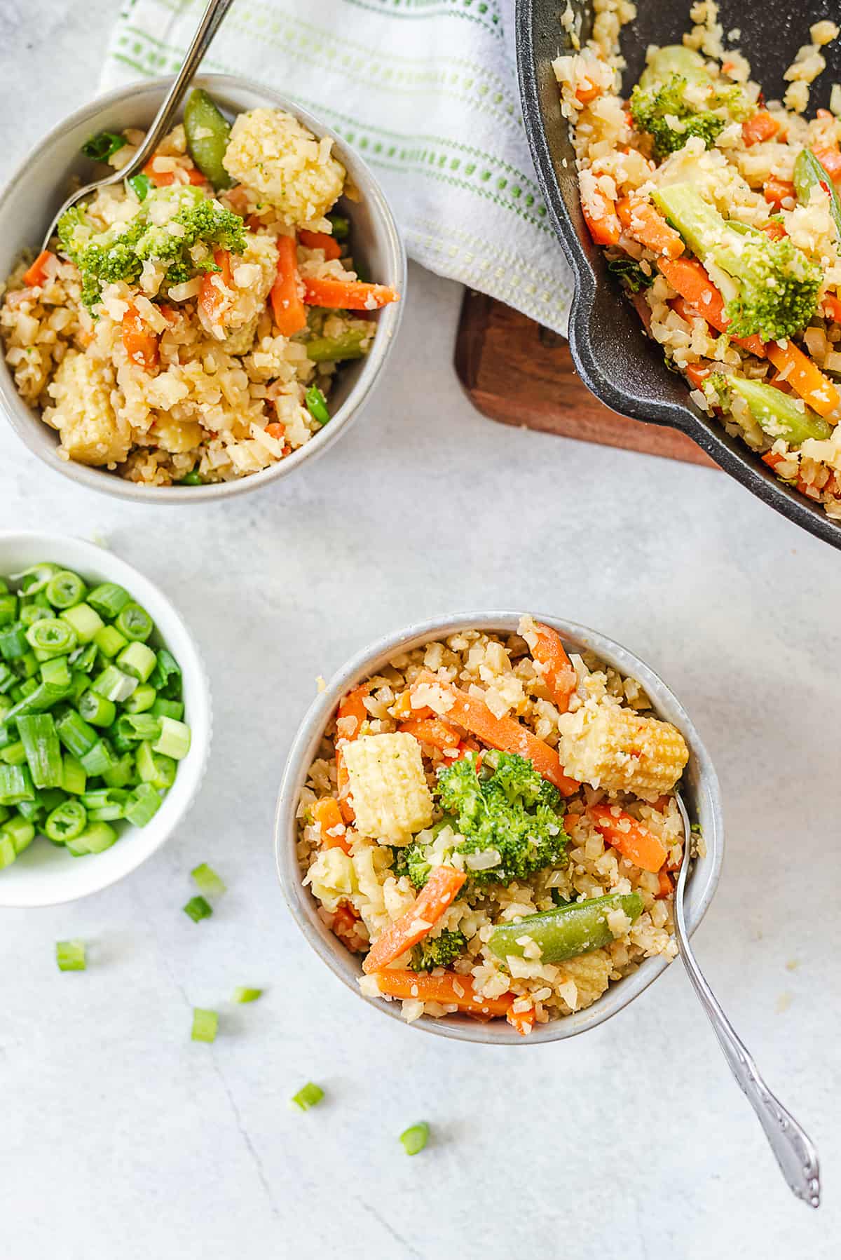 keto stir fry in small bowls.