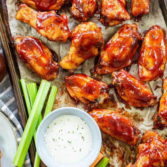 Slow Cooker Chicken Wings with BBQ Sauce! - ThatLowCarbLife.com