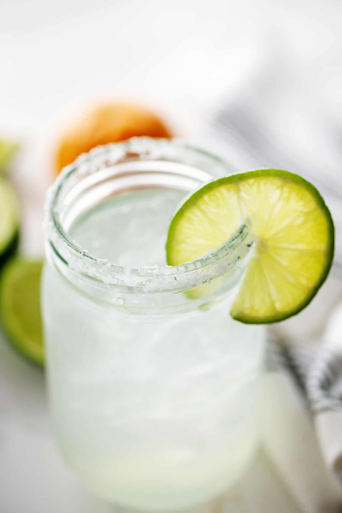 skinny margarita in mason jar.