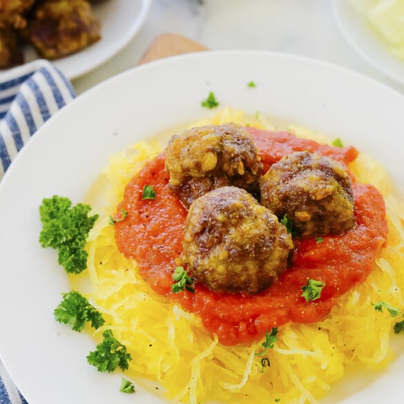 Spaghetti Squash and Meatballs That Low Carb Life