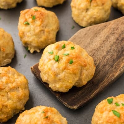 Basic baked low carb chicken meatballs.